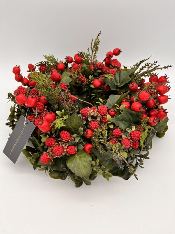 Kunstkranz mit Hagebutten & Himbeeren- Herbst/Winter/Weihnachten