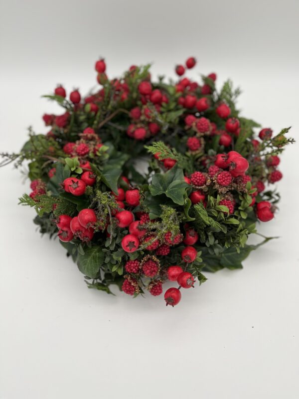 Kunstkranz mit Hagebutten & Himbeeren- Herbst/Winter/Weihnachten – Bild 2